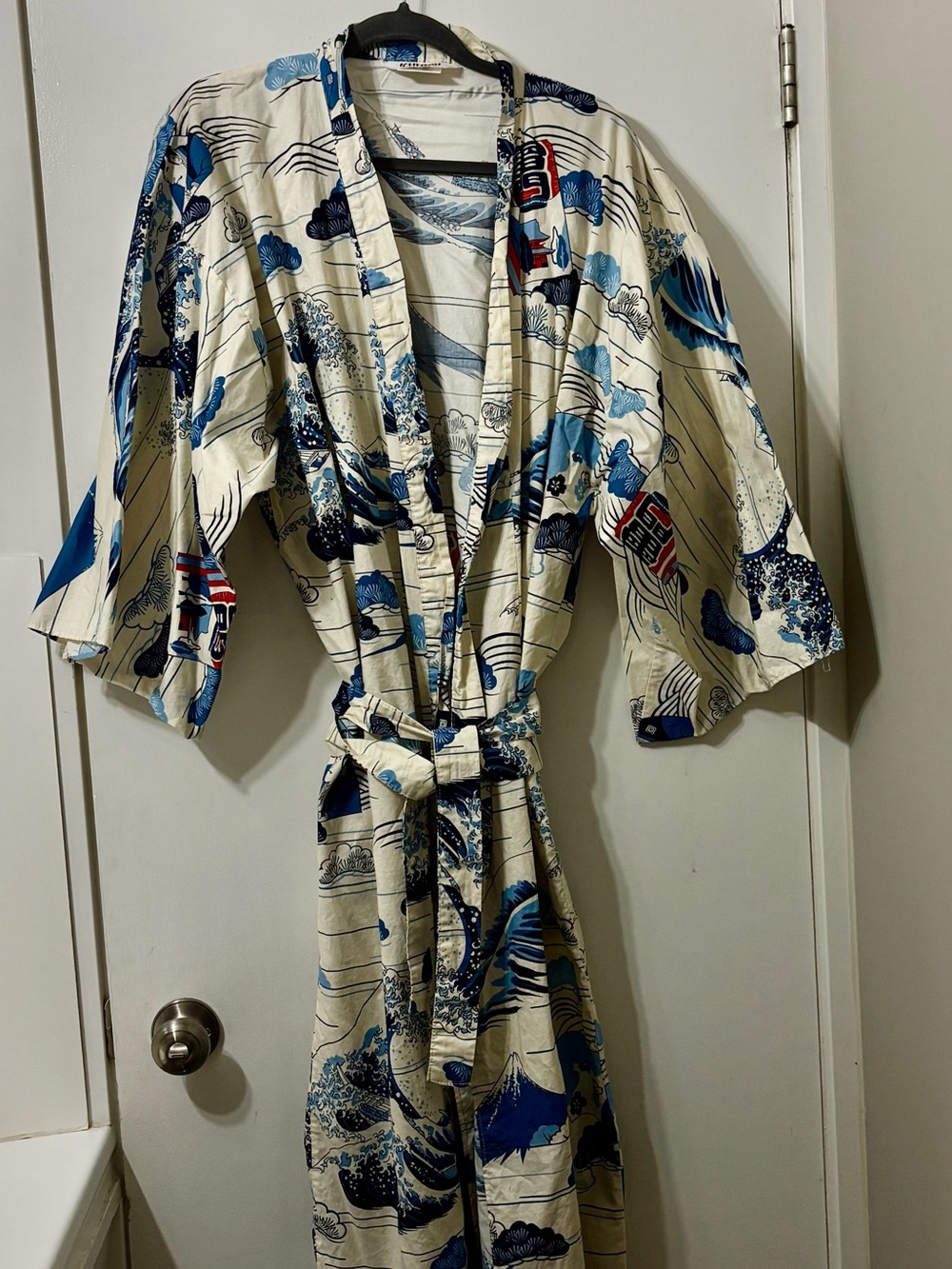 Japanese Wave Print Kimono Robe in Cream and Blue
